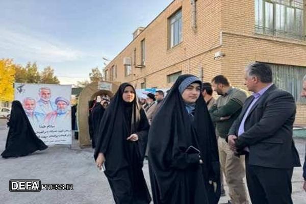 اعزام دانشآموزان دختر آباده به مناطق عملیاتی جنوب اعزام دانشآموزان دختر آباده به مناطق عملیاتی جنوب