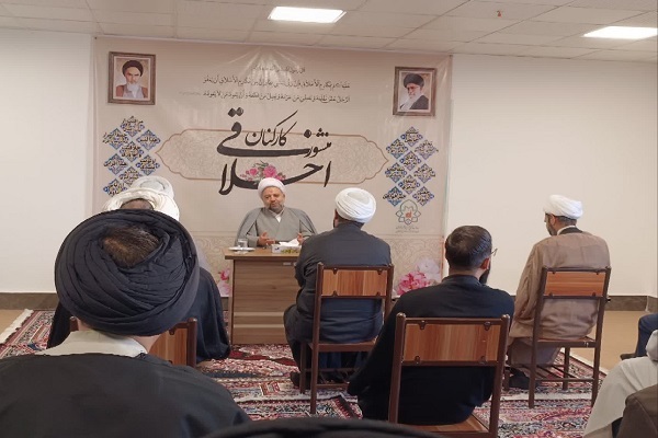 مُبلغ، رسانه آل‌الله در عصر غفلت بشریت است