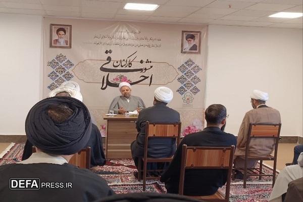 مبلغ، رسانه آلالله در عصر غفلت بشریت است مبلغ، رسانه آلالله در عصر غفلت بشریت است