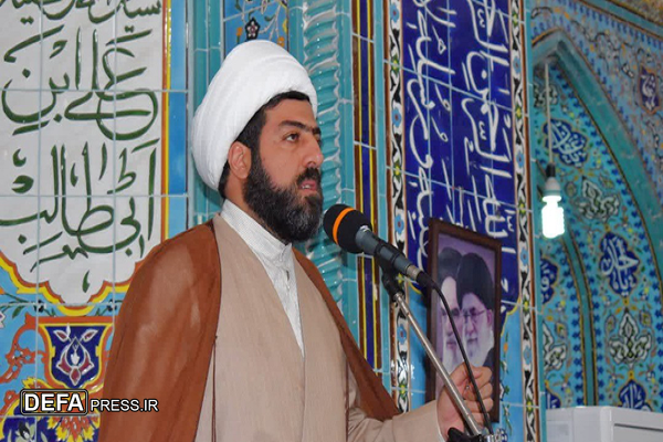 استکبار با لبخند مذاکره، نقشه جنگ می‌کشد