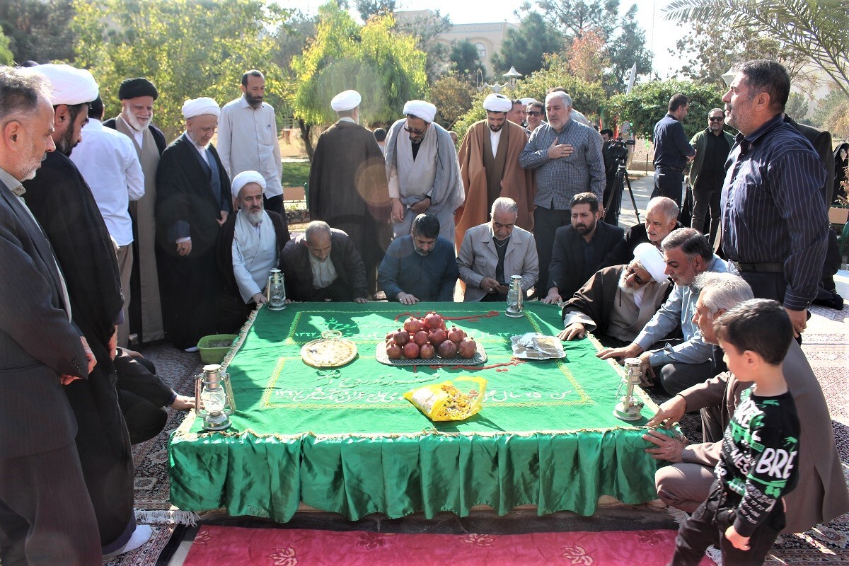 تصاویر/ یازدهمین سالگرد خاکسپاری شهدای گمنام موسسه دارالحدیث قم