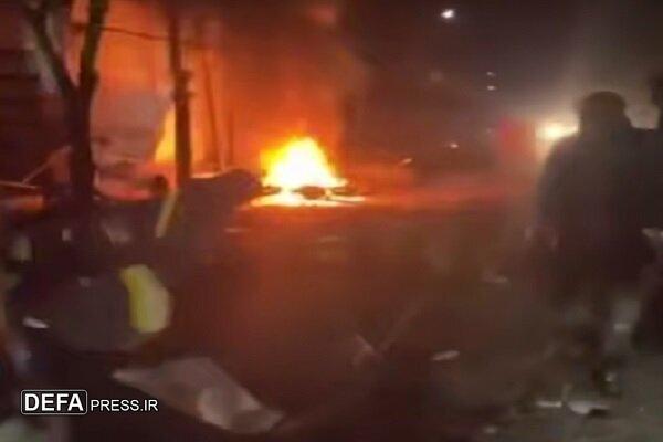 اصابت یک موشک به ساختمانی مسکونی در غرب دمشق اصابت یک موشک به ساختمانی مسکونی در غرب دمشق