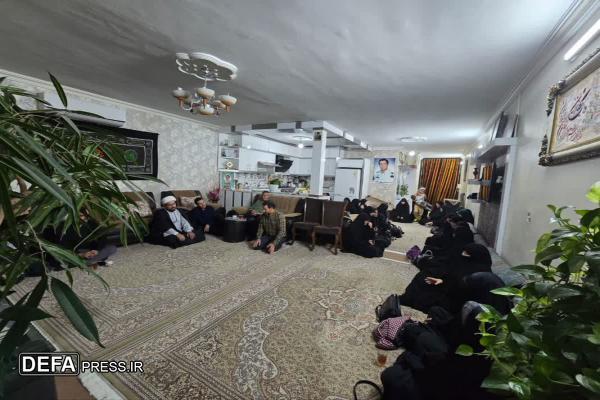 در آستانه سالروز شهادت شهید مرزبانی علی بافنده، خادمین و اعضای کانون خادمین شهدای گمنام مشهد با همراهی معاون فرهنگی اجتماعی مرزبانی استان به منزل شهید بافنده رفتند+تصاویر در آستانه سالروز شهادت شهید مرزبانی علی بافنده، خادمین و اعضای کانون خادمین شهدای گمنام مشهد با همراهی معاون فرهنگی اجتماعی مرزبانی استان به منزل شهید بافنده رفتند+تصاویر