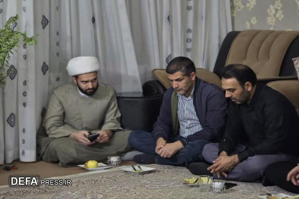 در آستانه سالروز شهادت شهید مرزبانی علی بافنده، خادمین و اعضای کانون خادمین شهدای گمنام مشهد با همراهی معاون فرهنگی اجتماعی مرزبانی استان به منزل شهید بافنده رفتند+تصاویر در آستانه سالروز شهادت شهید مرزبانی علی بافنده، خادمین و اعضای کانون خادمین شهدای گمنام مشهد با همراهی معاون فرهنگی اجتماعی مرزبانی استان به منزل شهید بافنده رفتند+تصاویر