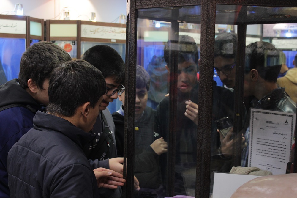 تصاویر/ آشنایی دانش آموزان با فرهنگ ایثار و شهادت