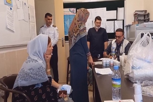 ویزیت رایگان ۲۴۰ بیمار در قالب طرح شهید رهنمون در شهر کرند گنبدکاووس