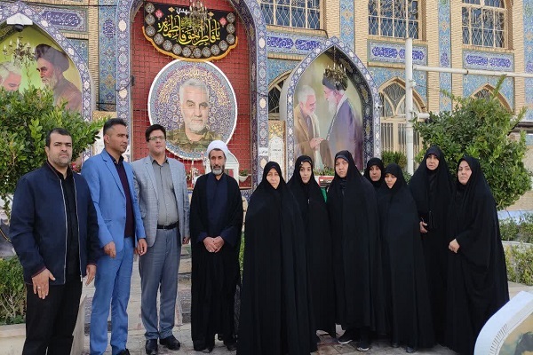 ستاد کانون‌های مساجد کرمان همزمان با هفته کتاب، با آرمان‌های شهیدان تجدید میثاق کردند