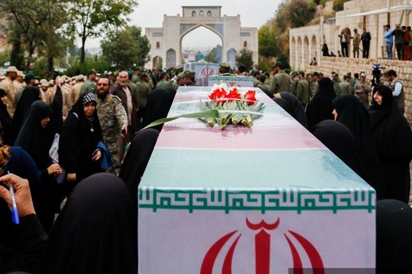 برگزاری مراسم استقبال از شهدای دوران دفاع مقدس در دروازه قرآن شیراز
