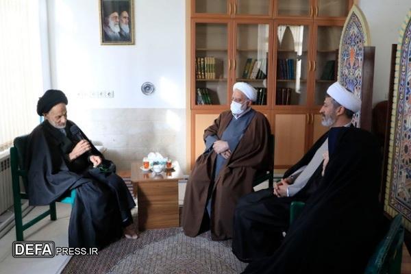 رسیدگی کیفی به خانوادههای شهدا و تبیین کرامات ایثارگران رسیدگی کیفی به خانوادههای شهدا و تبیین کرامات ایثارگران