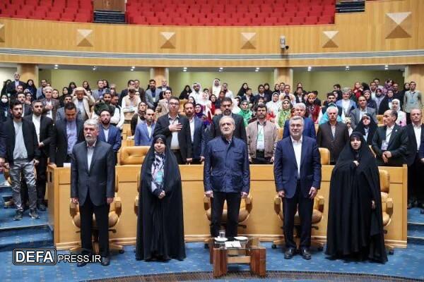 خانواده هشت فرزندی بجنوردی برگزیده رویداد ملی جوانی جمعیت شد