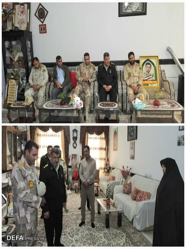 مسئولین انتظامی استان کرمان با خانواده سردار شهید «توسنگ» دیدار کردند مسئولین انتظامی استان کرمان با خانواده سردار شهید «توسنگ» دیدار کردند