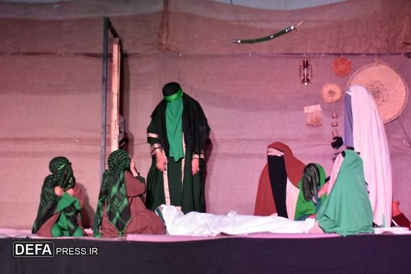 نمایش «از بغض تا چاه» در گلسار، طنین ارادت به حضرت زهرا(س) نمایش «از بغض تا چاه» در گلسار، طنین ارادت به حضرت زهرا(س)