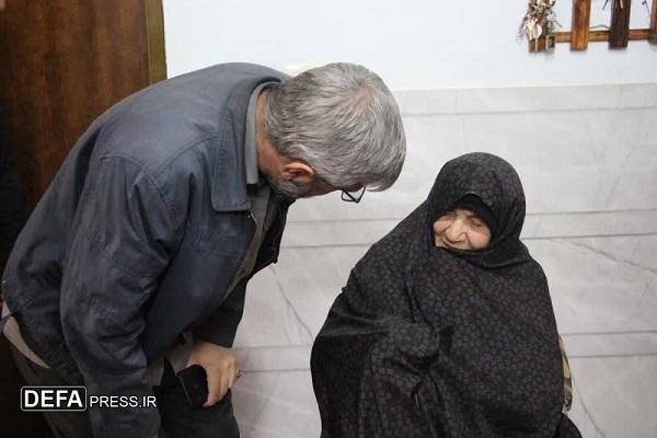 دیدار اعضای کمیسیون اصل ۹۰ با مادر شهیدان «عربنژاد خانوکی» در زرند+تصاویر دیدار اعضای کمیسیون اصل ۹۰ با مادر شهیدان «عربنژاد خانوکی» در زرند+تصاویر