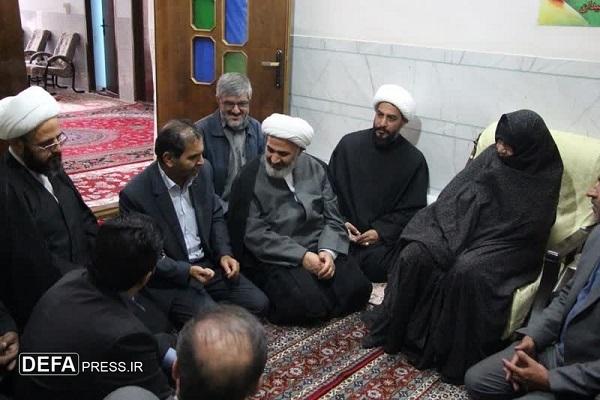 دیدار اعضای کمیسیون اصل ۹۰ با مادر شهیدان «عربنژاد خانوکی» در زرند+تصاویر دیدار اعضای کمیسیون اصل ۹۰ با مادر شهیدان «عربنژاد خانوکی» در زرند+تصاویر