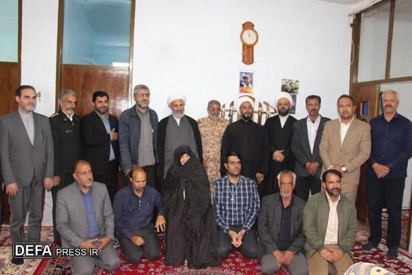 دیدار اعضای کمیسیون اصل ۹۰ با مادر شهیدان «عربنژاد خانوکی» در زرند+تصاویر دیدار اعضای کمیسیون اصل ۹۰ با مادر شهیدان «عربنژاد خانوکی» در زرند+تصاویر