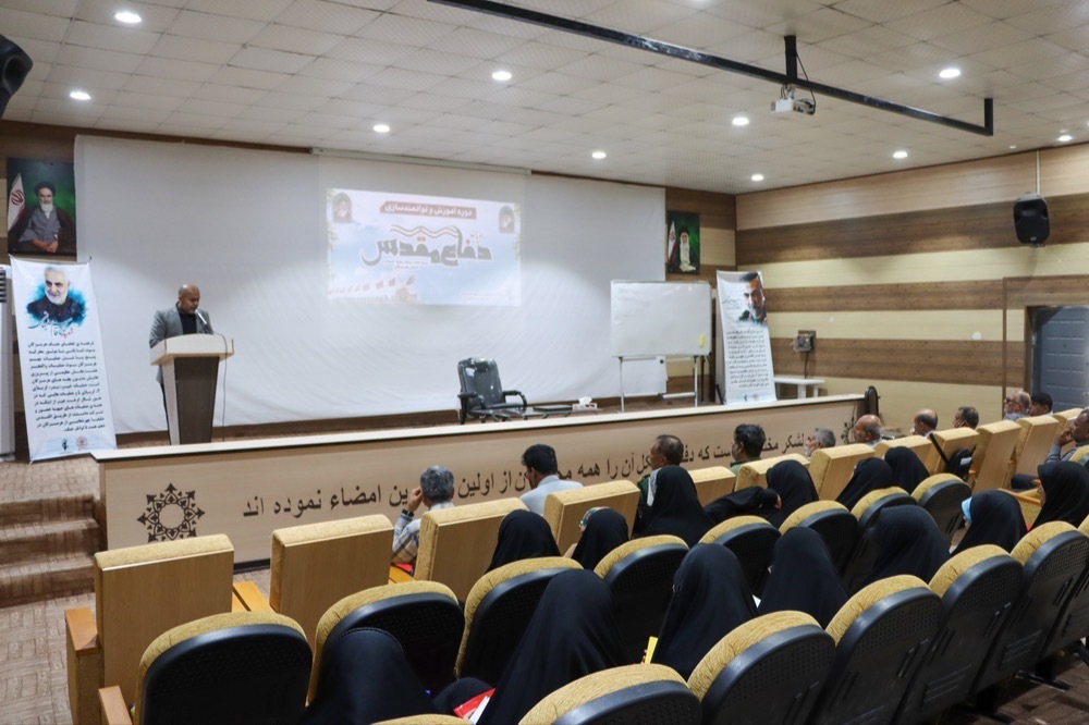 تصاویر/ برگزاری دوره آموزشی توانمندسازی راویان دفاع مقدس