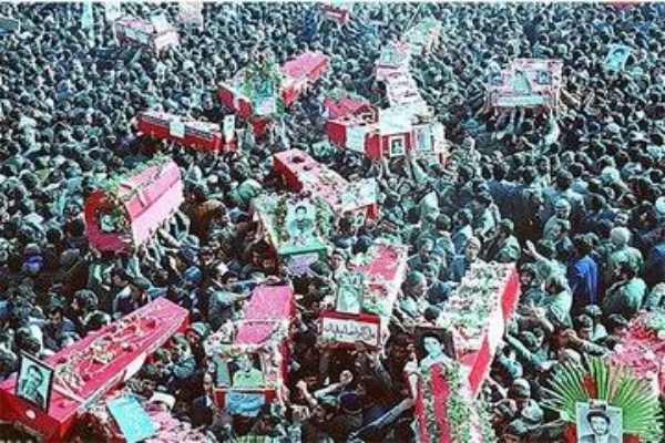 فرمانده سالهای دفاع مقدس: عملیات محرم اوج حماسه مردم اصفهان بود فرمانده سالهای دفاع مقدس: عملیات محرم اوج حماسه مردم اصفهان بود