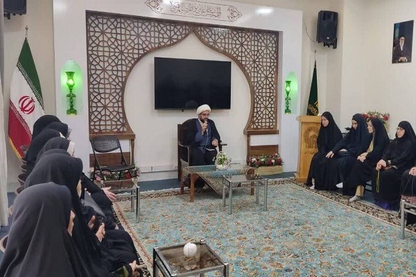 تشرف جمعی از بانوان فعال دینی و فرهنگی کشور روسیه به حرم مطهر رضوی