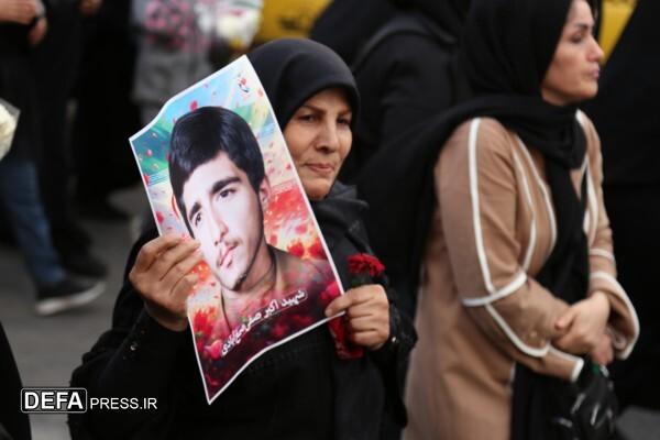 هشت شهید گمنام و پیکر شهید «اکبر صفی صمغآبادی» وارد استان قزوین شدند هشت شهید گمنام و پیکر شهید «اکبر صفی صمغآبادی» وارد استان قزوین شدند