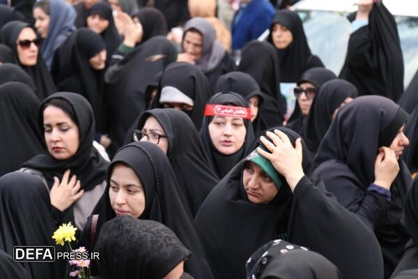 هشت شهید گمنام و پیکر شهید «اکبر صفی صمغآبادی» وارد استان قزوین شدند هشت شهید گمنام و پیکر شهید «اکبر صفی صمغآبادی» وارد استان قزوین شدند