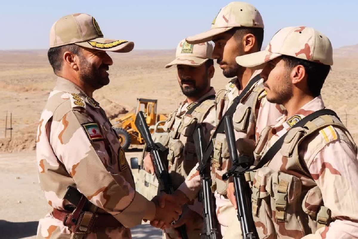 مرزبانان خط مقدم تأمین امنیت هستند