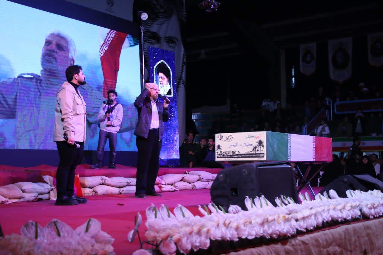 تصاویر/ رونمایی از نماهنگ «جنگ و عشق» در سی و یکمین یادواره شهدای استان قم