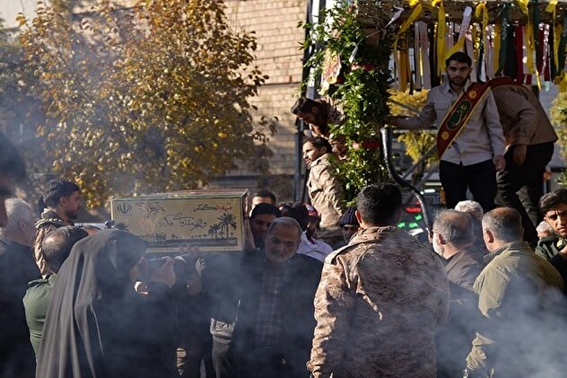 تصاویر/ استقبال مردم همدان از پیکر مطهر شهدای گمنام