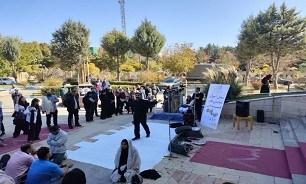 نمایش خیابانی «فردای بدون من» در بروجرد اجرا شد
