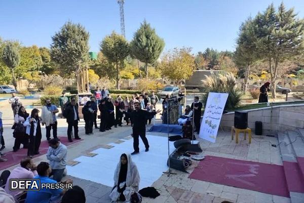 نمایش خیابانی «فردای بدون من» در بروجرد اجرا شد نمایش خیابانی «فردای بدون من» در بروجرد اجرا شد