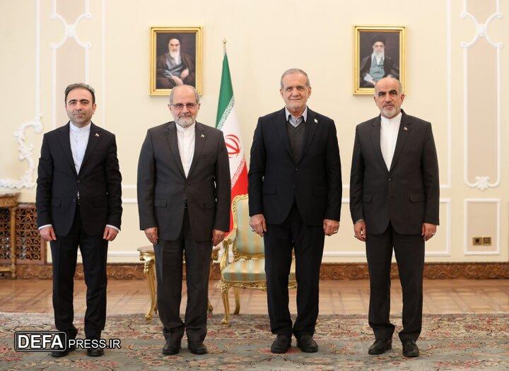 پزشکیان: خنثیسازی روایتسازیهای نادرست از مسئولیتهای مهم سفرا است پزشکیان: خنثیسازی روایتسازیهای نادرست از مسئولیتهای مهم سفرا است