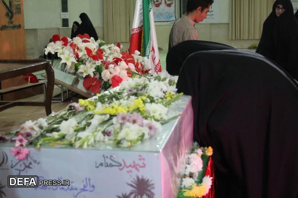 شبی با لاله‌های زهرایی..