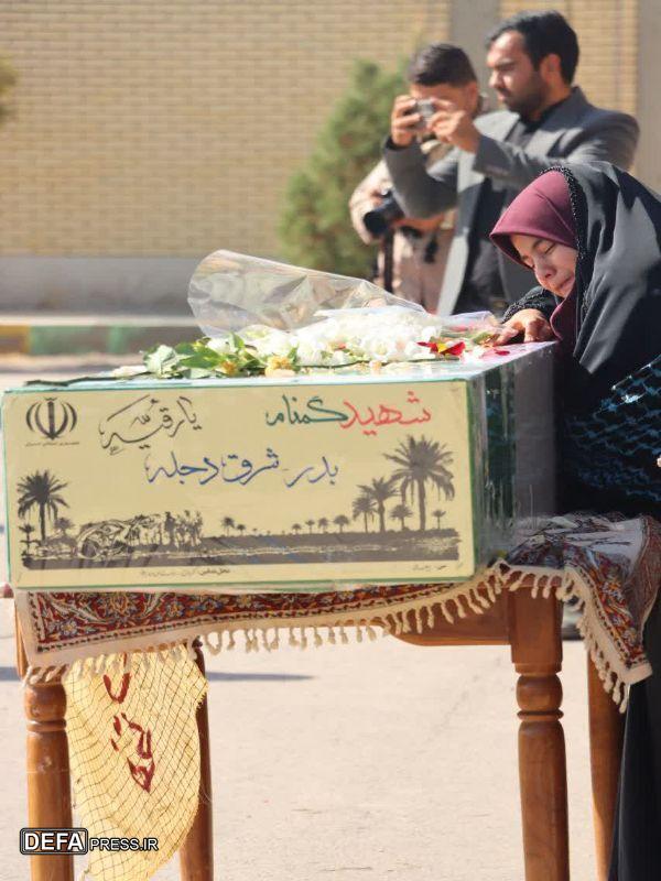 دانشآموزان مدارس کرمان از پیکر شهید گمنام استقبال کردند+تصاویر دانشآموزان مدارس کرمان از پیکر شهید گمنام استقبال کردند+تصاویر