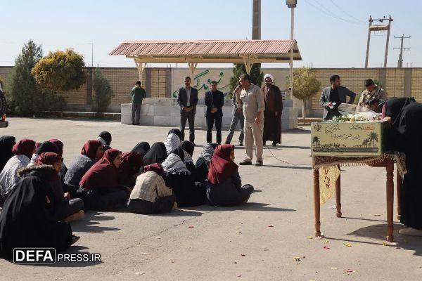 دانشآموزان مدارس کرمان از پیکر شهید گمنام استقبال کردند+تصاویر دانشآموزان مدارس کرمان از پیکر شهید گمنام استقبال کردند+تصاویر