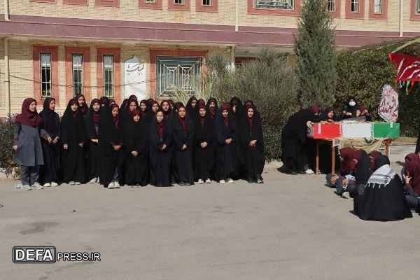 دانشآموزان مدارس کرمان از پیکر شهید گمنام استقبال کردند+تصاویر دانشآموزان مدارس کرمان از پیکر شهید گمنام استقبال کردند+تصاویر