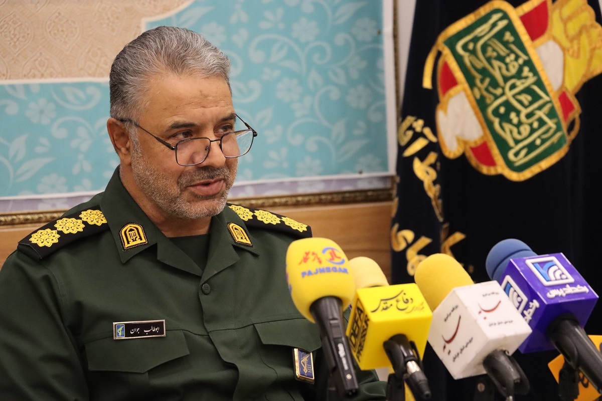 تشییع پیکر‌های مطهر ۱۳ شهید گمنام همزمان با سالروز شهادت حضرت زهرا (س) در مشهد 