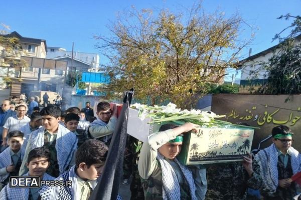 حضور پرشور دانش‌آموزان دهه هشتادی و نودی در مراسم وداع با شهید گمنام نوشهر + تصاویر