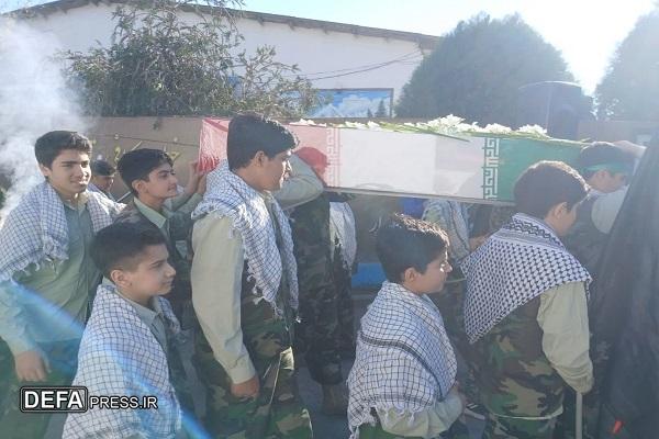 حضور پرشور دانش‌آموزان دهه هشتادی و نودی در مراسم وداع با شهید گمنام نوشهر + تصاویر