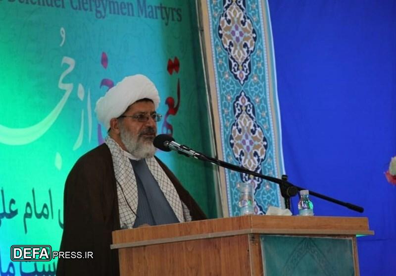 انس با قرآن و ایثار شهدا؛ رمز اقتدار و سعادت جامعه اسلامی