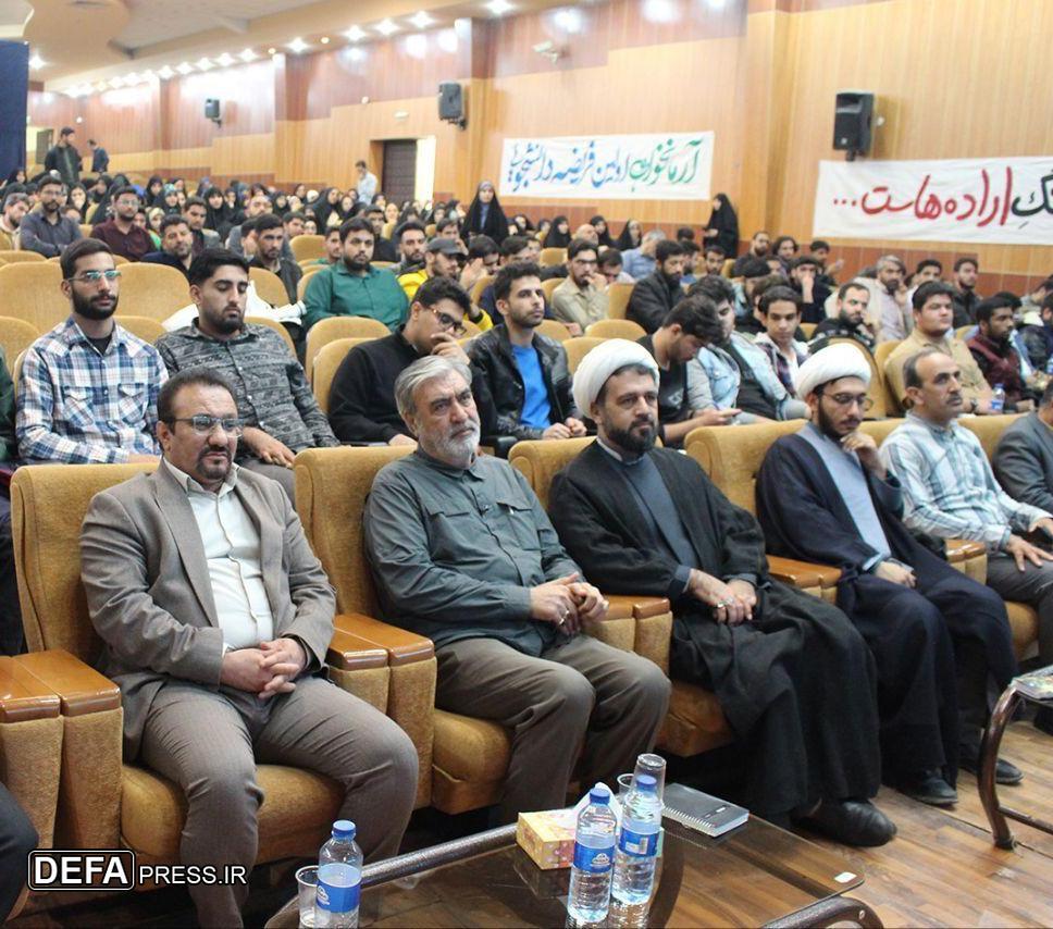 بدرقه شهید گمنام در دانشگاه پیام‌نور شیراز/شهدای گمنام چراغ راه نسل جوان‌اند