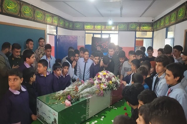 تصاویر/ وداع با پیکر شهید گمنام در سطح مدارس عباس آباد