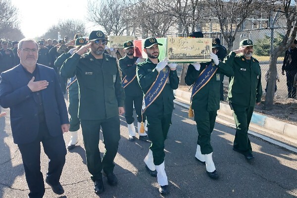 فیلم/ استقبال باشکوه از آلاله‌های گمنام در فرودگاه اردبیل