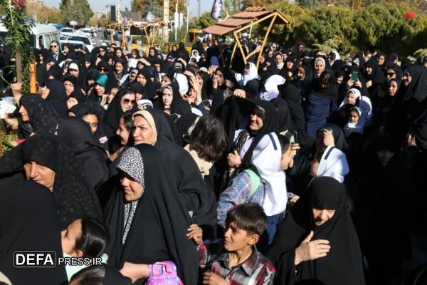 استقبال باشکوه مردم دانسفهان از «کاروان بهشت» و شهید «صفی صمغآبادی» استقبال باشکوه مردم دانسفهان از «کاروان بهشت» و شهید «صفی صمغآبادی»