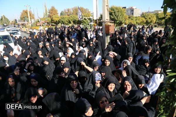 استقبال باشکوه مردم دانسفهان از «کاروان بهشت» و شهید «صفی صمغآبادی» استقبال باشکوه مردم دانسفهان از «کاروان بهشت» و شهید «صفی صمغآبادی»