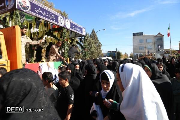 استقبال باشکوه مردم دانسفهان از «کاروان بهشت» و شهید «صفی صمغآبادی» استقبال باشکوه مردم دانسفهان از «کاروان بهشت» و شهید «صفی صمغآبادی»