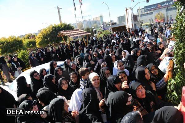 استقبال باشکوه مردم دانسفهان از «کاروان بهشت» و شهید «صفی صمغآبادی» استقبال باشکوه مردم دانسفهان از «کاروان بهشت» و شهید «صفی صمغآبادی»