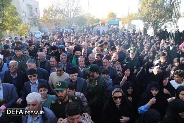 مردم شهر اسفرورین با «کاروان بهشت» پیمان دوباره بستند مردم شهر اسفرورین با «کاروان بهشت» پیمان دوباره بستند