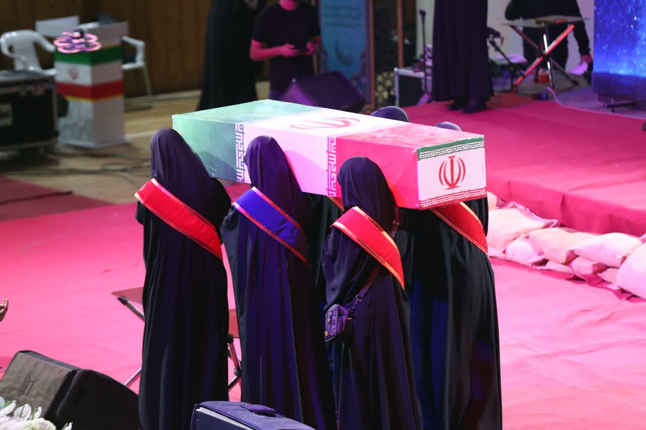 تصاویر/ اجلاسیه یکهزار شهید دانش آموز و فرهنگی استان قم