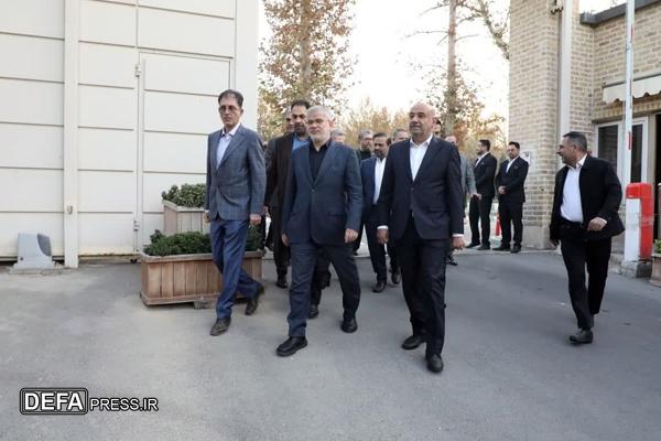 سفر وزیر کار به البرز با ادای احترام به شهدای گمنام کلید خورد