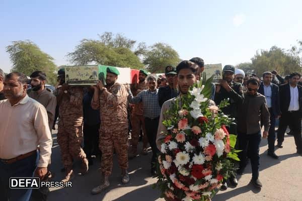 ورود پیکر ۱۴ شهید گمنام ۸سال دفاع مقدس به هرمزگان ورود پیکر ۱۴ شهید گمنام ۸سال دفاع مقدس به هرمزگان