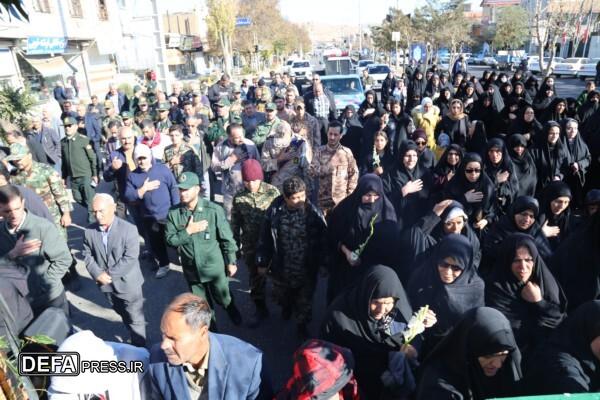مردم شهر آبگرم از شهدای گمنام و شهید صمغ‌آبادی استقبال باشکوهی کردند